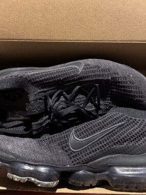 Nike Black VaporMax Flyknit Sneakers